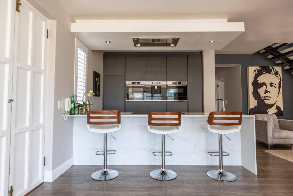 Hollywood On The Hill Villa เคปทาวน์ ภายนอก รูปภาพ